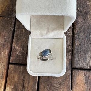 Vintage sterling silver blue stone ring